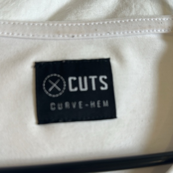 Men’s cuts curve hem t shirt - Picture 2 of 3